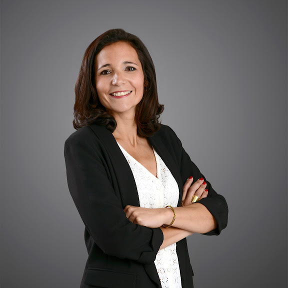 Logo de Julia Frangoulis